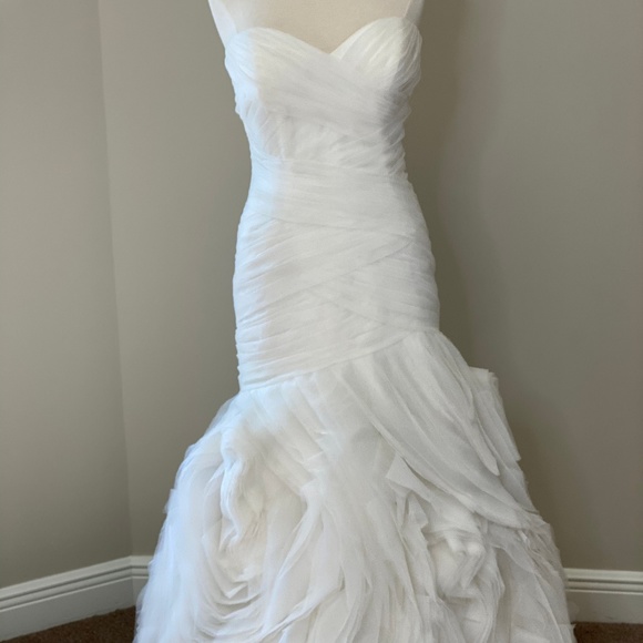 Essense of Australia D1932 - Picture 2 of 8